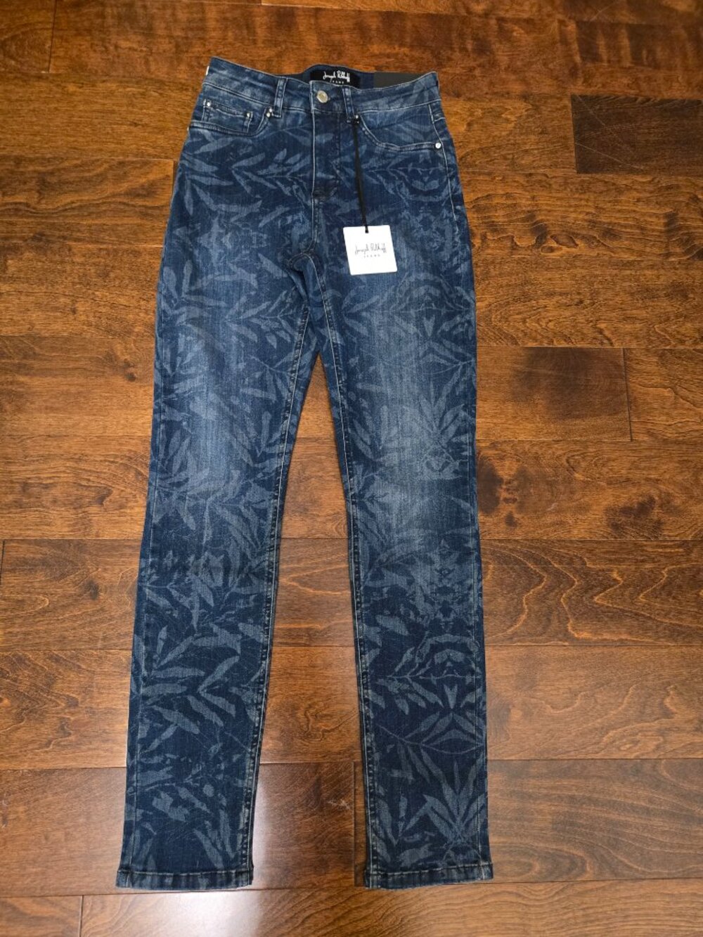 NWT Joseph Ribkoff Leaf Print Classic Slim Jeans Size 2